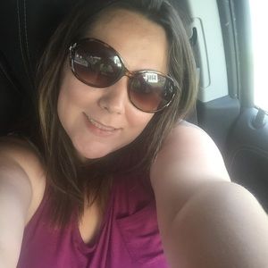 Meet your Posher, Crystal